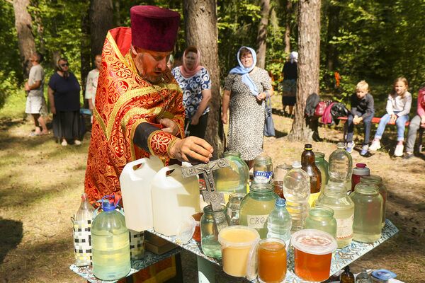 Свая атмасфера: як святкавалі Мядовы Спас на Любаншчыне - Sputnik Беларусь