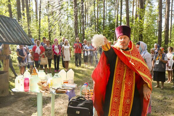 Свая атмасфера: як святкавалі Мядовы Спас на Любаншчыне - Sputnik Беларусь