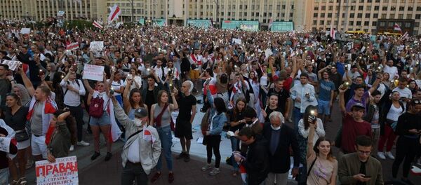 Акция протеста в Минске у Дома правительства 18 августа - Sputnik Беларусь