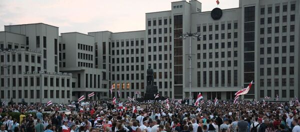 Акция протеста у Дома правительства в Минске 18 августа - Sputnik Беларусь