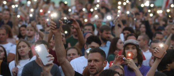 Дзясяты дзень пасля выбараў: мітынгі палітычных апанентаў працягваюцца Дзясяты дзень пасля выбараў: мітынгі палітычных апанентаў працягваюцца - Sputnik Беларусь