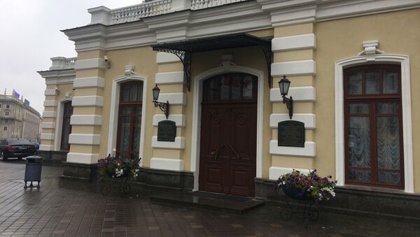 Купаловский театр 19 августа закрыт, сотрудников не пускают внутрь - Sputnik Беларусь