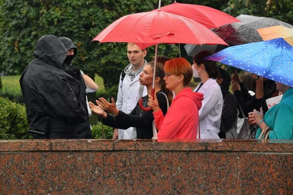 Милиция предупреждает собравшихся у МТЗ соблюдать законодательство о массовых мероприятиях - Sputnik Беларусь
