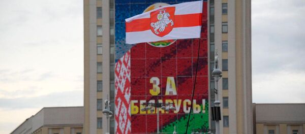 У Мінску прайшоў мітынг у падтрымку Лукашэнкі і акцыя пратэсту - відэа У Мінску прайшоў мітынг у падтрымку Лукашэнкі і акцыя пратэсту - відэа - Sputnik Беларусь