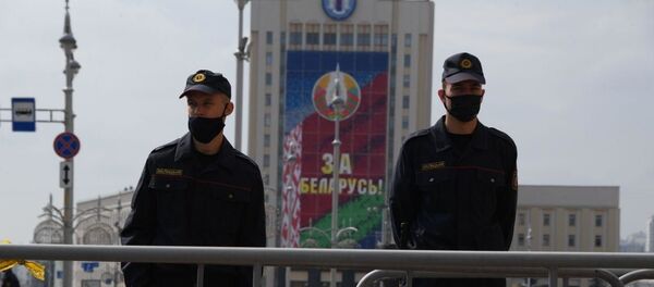 Милиция на площади Независимости в Минске 30 августа - Sputnik Беларусь