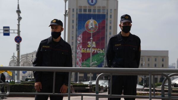 Милиция на площади Независимости в Минске 30 августа - Sputnik Беларусь