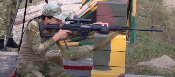 Девушки-военные приняли участие в конкурсе Снайперский рубеж Девушки-военные приняли участие в конкурсе Снайперский рубеж - Sputnik Беларусь