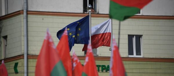 Митинг сторонников президента у посольства Польши - Sputnik Беларусь