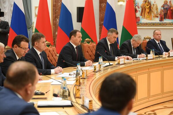 Встреча премьеров Беларуси и России в расширенном составе в Минске - Sputnik Беларусь