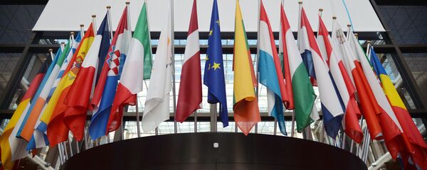 Сцягі дзяржаў - членаў ЕС у будынку Еўрапейскага Савета ў Брусэлі Сцягі дзяржаў - членаў ЕС у будынку Еўрапейскага Савета ў Брусэлі - Sputnik Беларусь