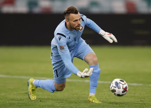 После фиаско от Албании в сборную Беларуси надо звать другого тренера После фиаско от Албании в сборную Беларуси надо звать другого тренера - Sputnik Беларусь