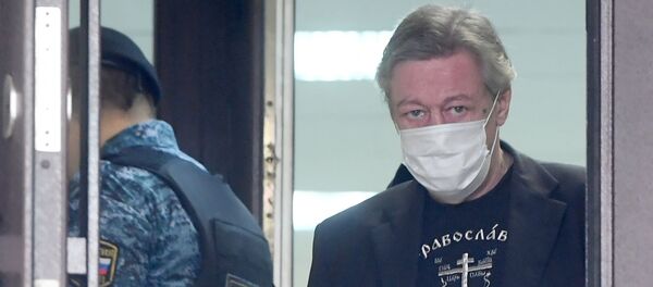 Актер Михаил Ефремов у здания Пресненского суда города Москвы  - Sputnik Беларусь