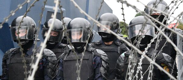 Супрацоўнікі праваахоўных органаў на акцыі пратэсту ў Мінску Супрацоўнікі праваахоўных органаў на акцыі пратэсту ў Мінску - Sputnik Беларусь