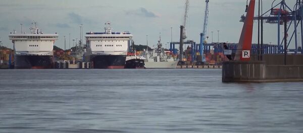 Минск меняет маршруты: Беларусь перенаправит нефть в порты РФ Минск меняет маршруты: Беларусь перенаправит нефть в порты РФ - Sputnik Беларусь