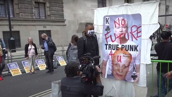 Как Лондон протестует против выдачи Джулиана Ассанжа в США  - Sputnik Беларусь