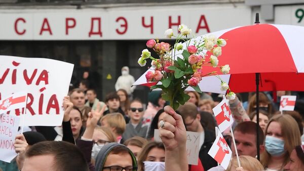 Акция в поддержку действующей власти и протестный марш в Минске, видео - Sputnik Беларусь