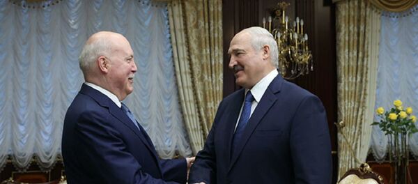Встреча президента Беларуси Александра Лукашенко с послом России в Беларуси Дмитрием Мезенцевым - Sputnik Беларусь