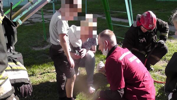 Ребенок застрял ногой в горке в Светлогорске - Sputnik Беларусь
