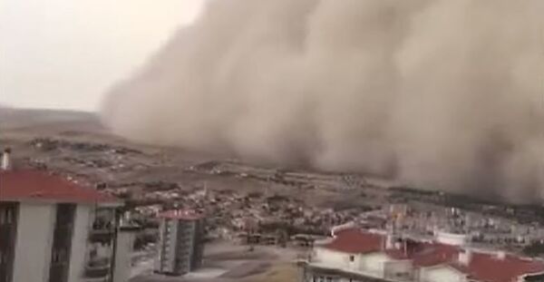 Песчаная буря обрушилась на центральную Турцию - Sputnik Беларусь