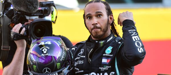 Победитель Гран-при Тосканы ЛЬюис Хэмилтон - Sputnik Беларусь