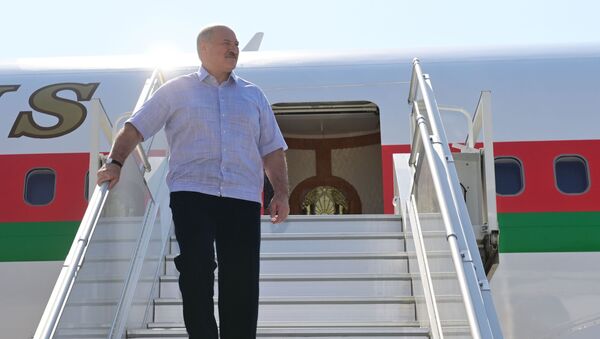 А. Лукашенко прибыл в Сочи на встречу с В. Путиным - Sputnik Беларусь
