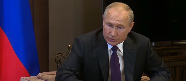 Путин пообещал Беларуси госкредит на 1,5 миллиарда долларов - Sputnik Беларусь