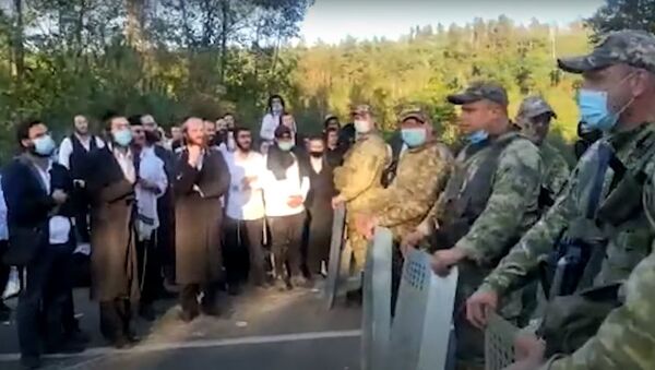 Украинские пограничники задержали на границе хасида, видео - Sputnik Беларусь
