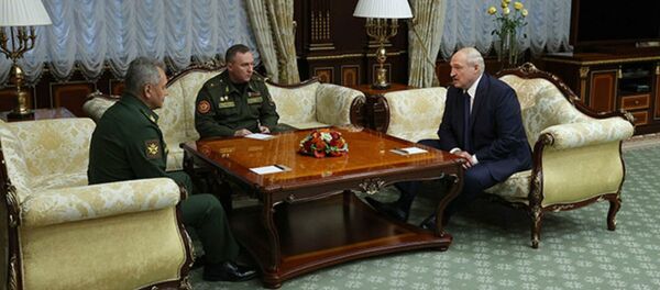 Лукашенко попросил у Путина дополнительное вооружение Лукашенко попросил у Путина дополнительное вооружение - Sputnik Беларусь