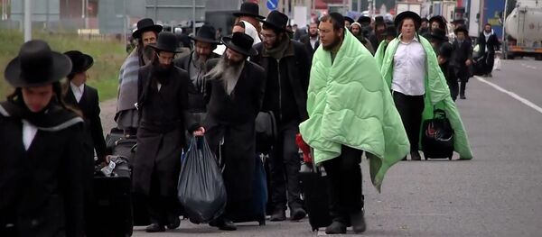 Хасиды не попали в Умань и покидают белорусско-украинскую границу – видео Хасиды не попали в Умань и покидают белорусско-украинскую границу – видео - Sputnik Беларусь