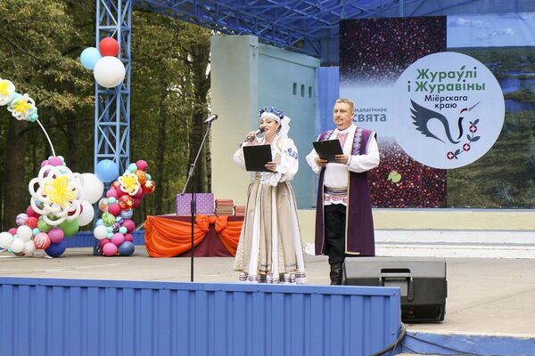 Мала гандляроў, шмат турыстаў: як прайшло традыцынае свята журавін на Міёршчыне - Sputnik Беларусь