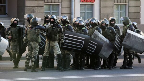 Работа сотрудников правоохранительных органов на акциях протеста в Минске - Sputnik Беларусь