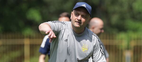 Тренер БАТЭ Александр Лисовский Тренер БАТЭ Александр Лисовский - Sputnik Беларусь