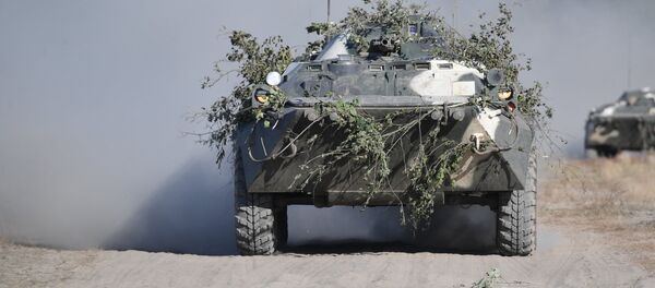 БТР-80 во время учений Славянское братство-2020 в Брестской области БТР-80 во время учений Славянское братство-2020 в Брестской области - Sputnik Беларусь