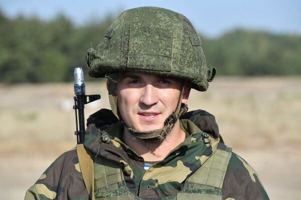 Десантники нашли общий язык и уничтожили условных террористов Десантники нашли общий язык и уничтожили условных террористов - Sputnik Беларусь