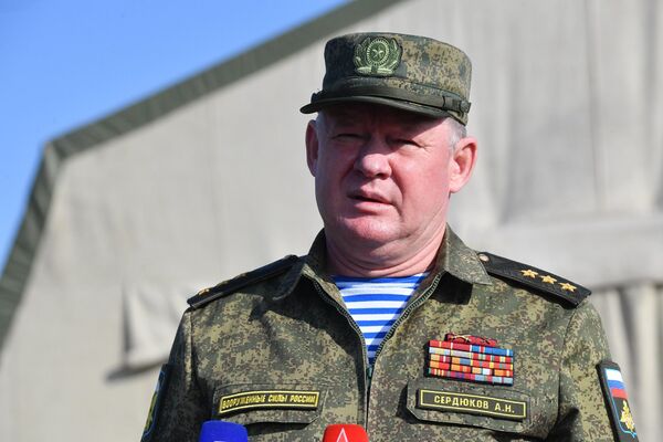 Десантники нашли общий язык и уничтожили условных террористов Десантники нашли общий язык и уничтожили условных террористов - Sputnik Беларусь
