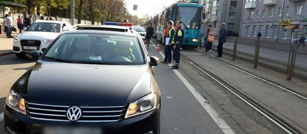 Девочка попала под колеса автомобиля в Минске - Sputnik Беларусь