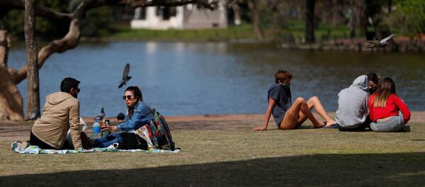 Жыхары Буэнас-Айрэса ў парку - Sputnik Беларусь