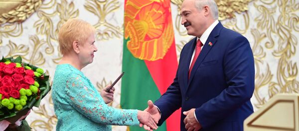 Лукашэнка ўступіў на пасаду прэзідэнта Лукашэнка ўступіў на пасаду прэзідэнта - Sputnik Беларусь