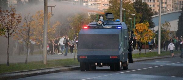 Водомет у Дворца спорта в Минске - Sputnik Беларусь