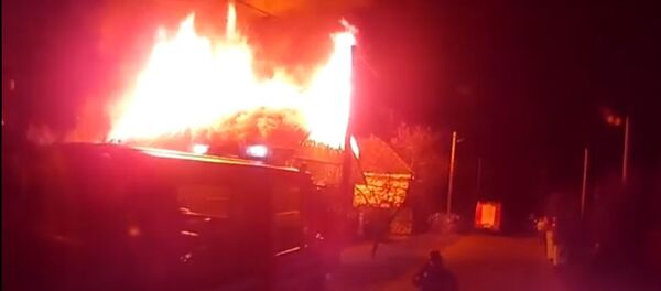 Тушение пожара в Речице - видео - Sputnik Беларусь