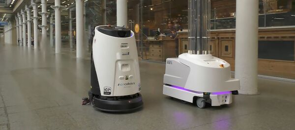 Роботы-уборщики на страже коронавируса - видео - Sputnik Беларусь