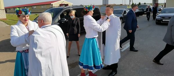 Визит делегации Псковской области в агрогородок Мазолово Визит делегации Псковской области в агрогородок Мазолово - Sputnik Беларусь