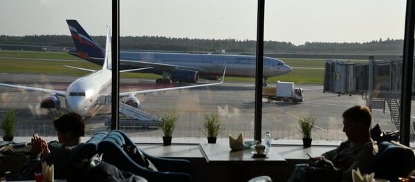 Первый рейс из Москвы прилетел в Минск  - Sputnik Беларусь