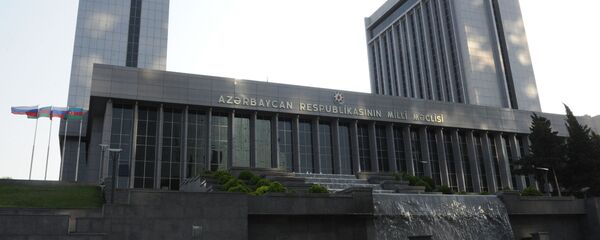 Здание Милли Меджлиса (парламента) Республики Азербайджан в Баку - Sputnik Беларусь