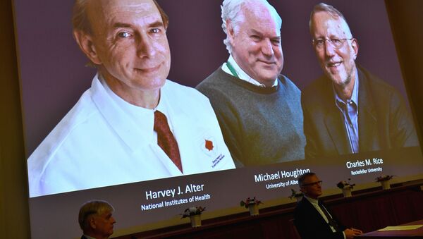 Ученые Харви Альер, Майкл Хоутон и Чарльз Райс получили Нобелевскую премию за исследования в области гепатита С - Sputnik Беларусь