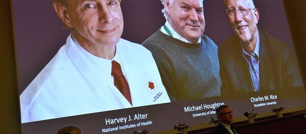 Ученые Харви Альер, Майкл Хоутон и Чарльз Райс получили Нобелевскую премию за исследования в области гепатита С - Sputnik Беларусь