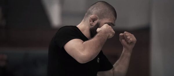 Тренировка Хабиба Нурмагомедова, видео - Sputnik Беларусь