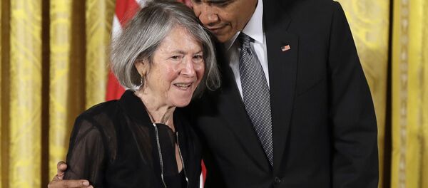 Американская поэтесса Луиза Глюк  - Sputnik Беларусь