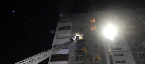 Спасатели тушили пожар в многоэтажке в Могилеве  - Sputnik Беларусь