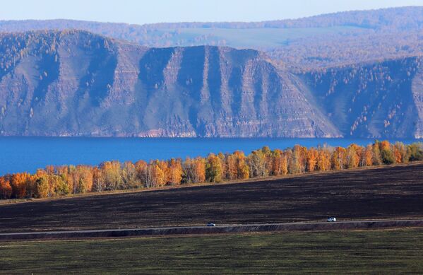 Осень на реке Енисей - Sputnik Беларусь